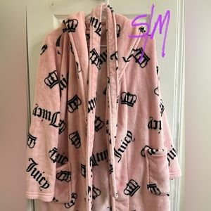 JUICY COUTURE ROBE!!
